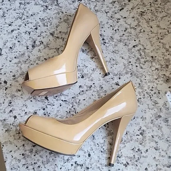 🔥🔥Special Free Offer!!🔥🔥 Stuart Weitzman peeptoe pumps - Picture 2 of 15